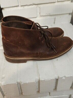 Clarks Men's Brown Leather Chukka Boots - Classic Lace-Up, Size 11 1/2